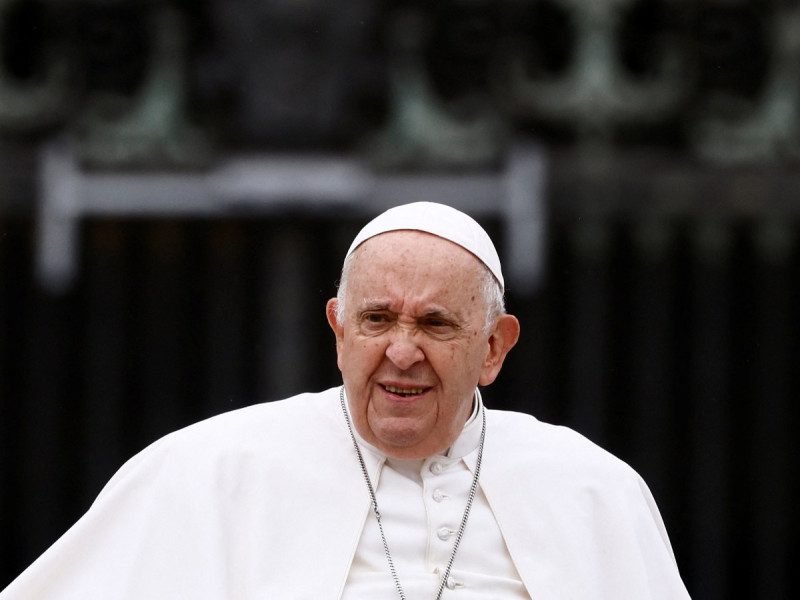 Papa Francisco acepta renuncia de obispo polaco por una orgía gay