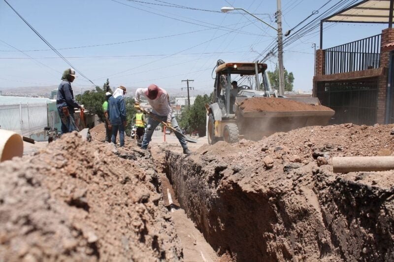 Noticias Chihuahua PAUSA.MX Rehabilita JMAS Chihuahua más de 1km de tubería de agua potable en la colonia San Fernando