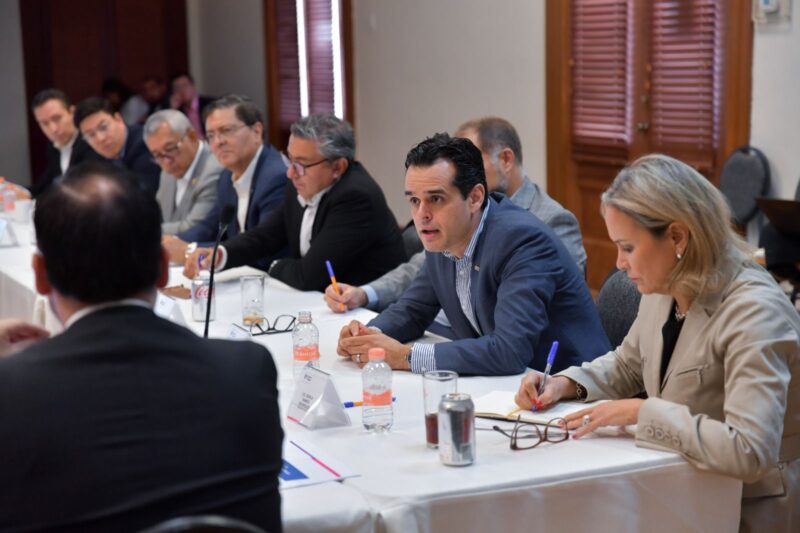 Noticias Chihuahua PAUSA.MX Unifican estrategias Gobierno del Estado e iniciativa privada ante crisis migratoria
