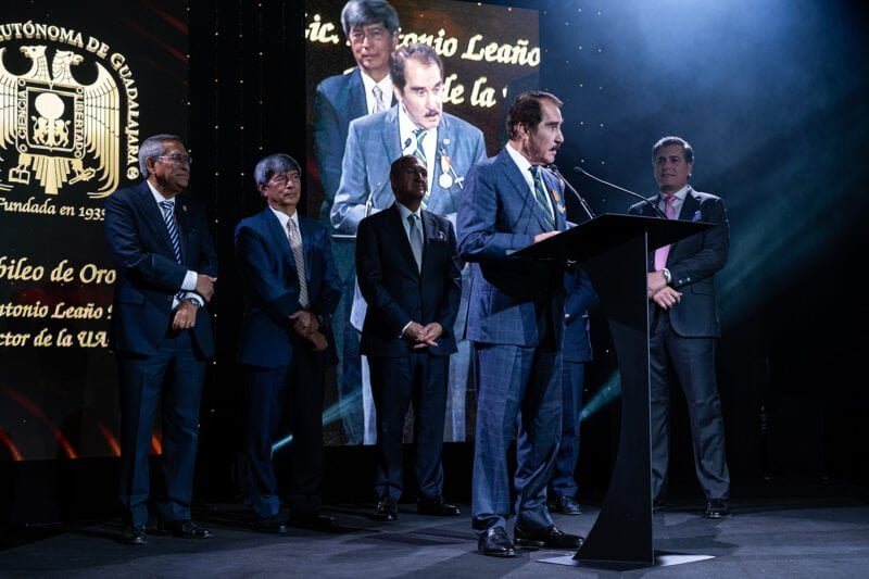 Reconocen trayectoria del Rector de la UAG, Lic. Antonio Leaño Reyes