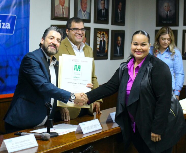 Noticias Chihuahua PAUSA.MX Entrega Turismo distintivos “Moderniza” y “Punto Limpio” a empresas delicienses
