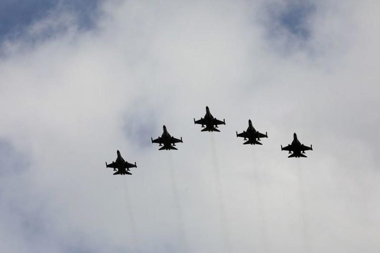 Taiwán moviliza su fuerza aérea tras cruce de aviones de guerra chinos
