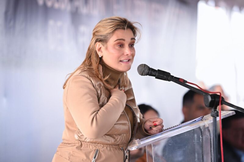 Noticias Chihuahua PAUSA.MX Coloca Maru Campos primera piedra del edificio de la Fiscalía Zona Noroeste