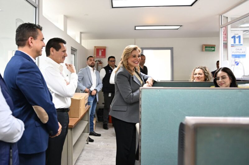 Noticias Chihuahua PAUSA.MX Reconocen trayectoria del personal de la Secretaría de Hacienda