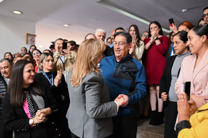 Noticias Chihuahua PAUSA.MX Reconocen trayectoria del personal de la Secretaría de Hacienda