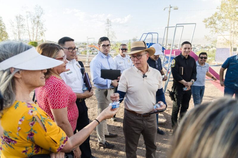 Noticias Chihuahua PAUSA.MX Recorre Alcalde colonia Arboledas en seguimiento a estrategias de seguridad
