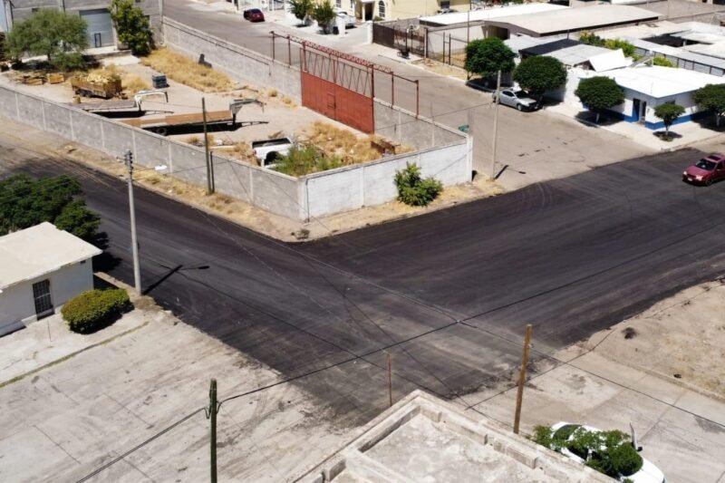 Rehabilita intersección de calles Sor Juana Inés de La Cruz y Orizaba con recarpeteo en Camargo