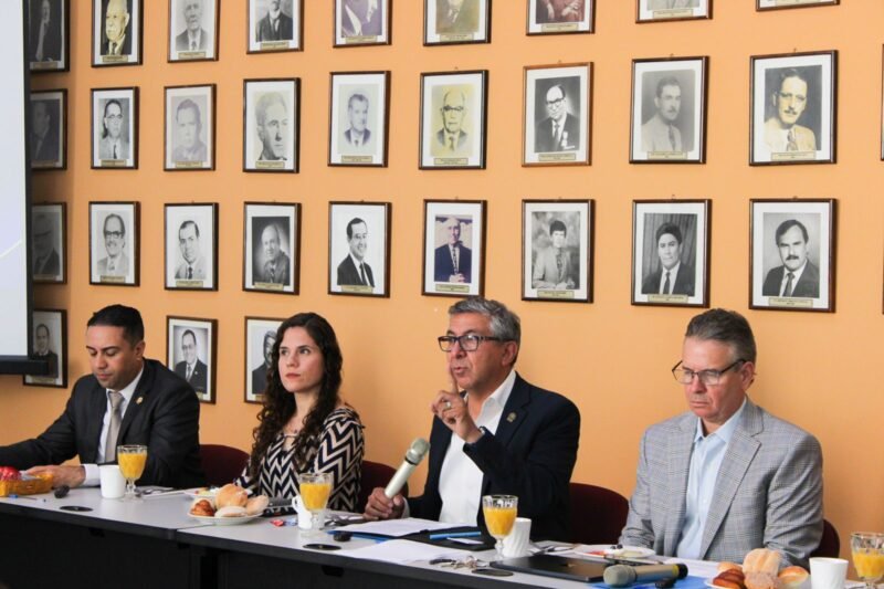 1DE2950C-4695-45E0-917F-87598533FBBF