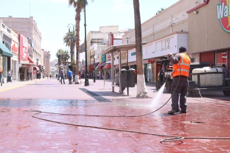 AEED9A96-316D-490B-B589-659F02D8BBE8