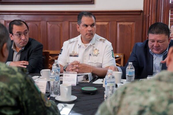 Noticias Chihuahua PAUSA.MX Sostienen autoridades sesión de la Mesa de Seguridad en Palacio de Gobierno