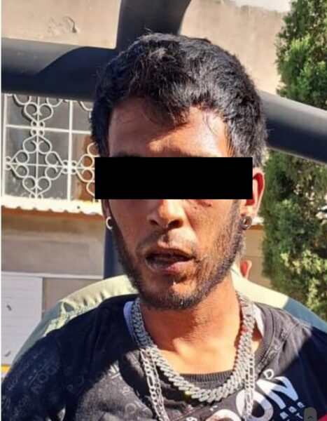 Noticias Chihuahua PAUSA.MX Detienen Municipales y Policía Vial a presuntos homicidas mientras huían en Cherokee