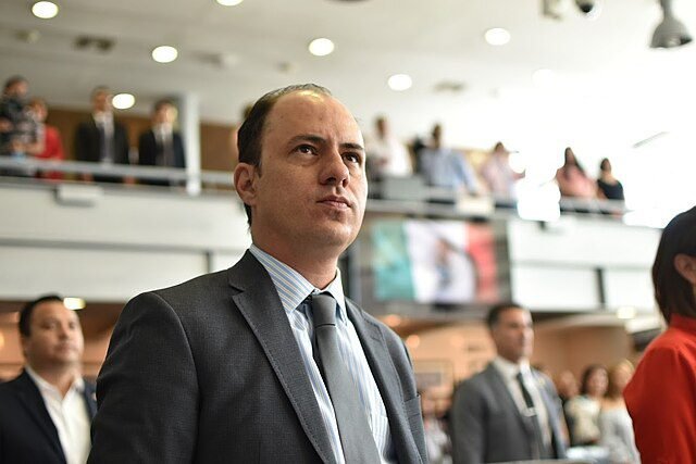 0E25907F-C0E4-4339-8E73-B0342271A2BC