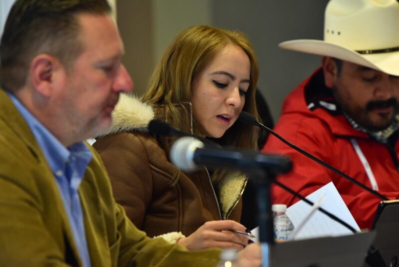 162BBCC1-CE1E-4F92-88AB-E0DF6B0A78AA