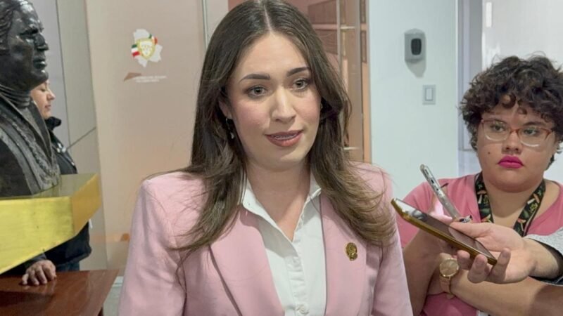 Denuncia Alma Portillo que se proveía de agua contaminada a San Andrés en Parral