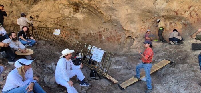 Noticias Chihuahua PAUSA.MX Conserva INAH pinturas rupestres en Cueva de las Monas