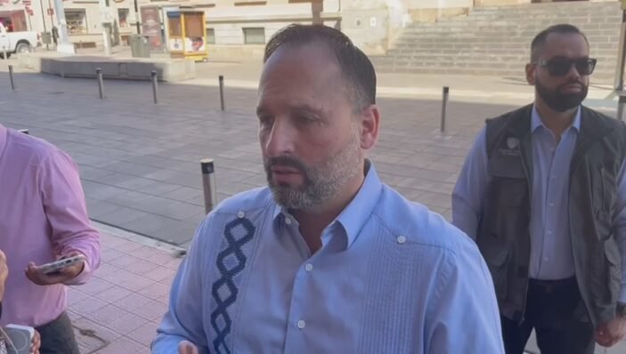 SANTIAGO DE LA PEÑA PAUSA