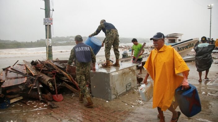 Viajará Sheinbaum a Oaxaca para coordinar atención por huracán Erick en el sur