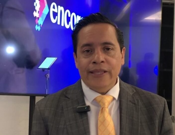 560245_bb7ad7b88de84df28e3e6c4794f1b951~mv2