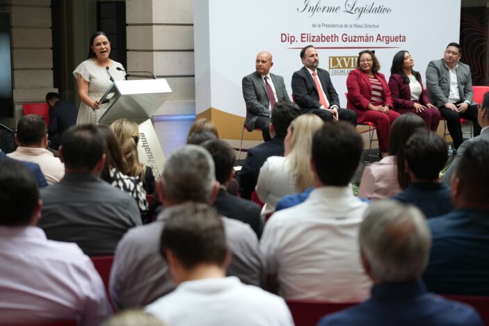 Noticias Chihuahua Pausa.MX Presenta Elizabeth Guzmán informe como presidenta del Congreso; aprueban 6 reformas constitucionales