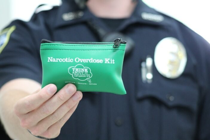 Buscan dotar a policías de Chihuahua con kits para enfrentar casos de fentanilo