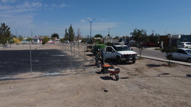 Noticias Chihuahua PAUSA.MX Municipio informa un avance del 50% en la construcción de la cancha de tochito en el Parque San Sebastián de Camargo