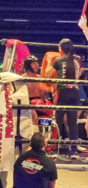 Noticias Chihuahua Pausa.MX Karlo Ontiveros pierde la final del Mundial de Kick Boxing y se queda con la Plata en Alemania