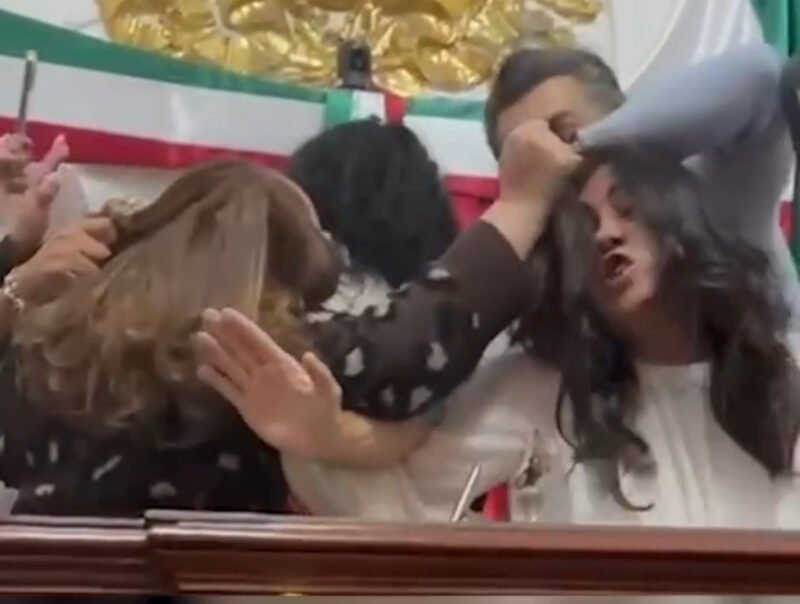Noticias Chihuahua PAUSA.MX Se desgreñaron en Congreso de la CDMX