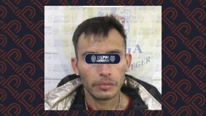 Agarran a uno con crico en el centro