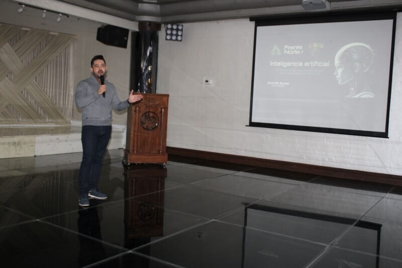 Noticias Chihuahua PAUSA.MX Reciben 215 docentes de secundarias estatales de Ciudad Juárez capacitación sobre Inteligencia Artificial