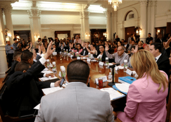 Noticias Chihuahua Pausa.MX Extienden 3 mdp en apoyos a afectados de Monte Xénit