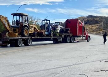 Noticias Chihuahua PAUSA.MX Carretera a Ojinaga arde otra vez: incendian vehículo y crece el miedo en la ruta