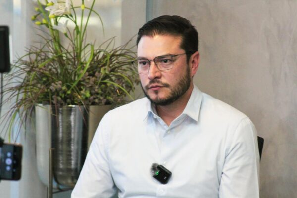 Noticias Chihuahua Pausa.MX Entrevista con Mario Mata en Pausa.MX