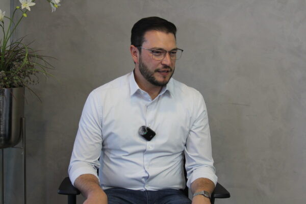 Noticias Chihuahua Pausa.MX Entrevista con Mario Mata en Pausa.MX