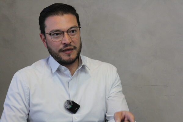 Noticias Chihuahua Pausa.MX Entrevista con Mario Mata en Pausa.MX