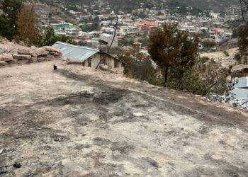 Noticias Chihuahua Pausa.MX Reconstruirá Arturo Medina casas de familias que las perdieron en incendios en Guadalupe y Calvo