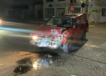 Choque deja menor lesionada y daños por 40 mil pesos