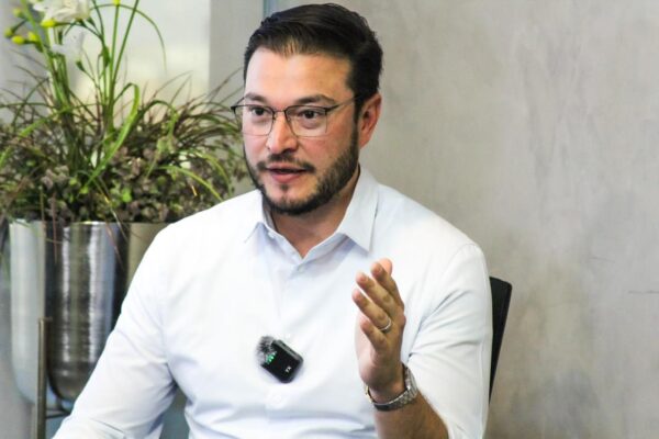 Noticias Chihuahua Pausa.MX Entrevista con Mario Mata en Pausa.MX