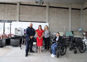 Entrega Edith Escárcega donativo para atención de grupos vulnerables Entrega Edith Escárcega donativo para atención de grupos vulnerables