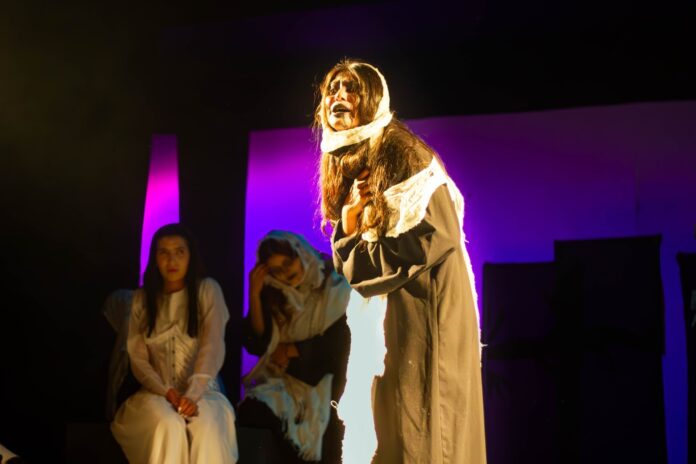 pausa-mx-la-uach-celebra-el-dia-mundial-del-teatro-con-jornada-de-arte-y-reflexion