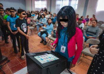 Viven jornada de elecciones niños de Aquiles Serdán