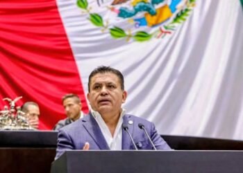 Álex Domínguez exige garantizar suministro de combustible en el estado Álex Domínguez exige garantizar suministro de combustible en el estado