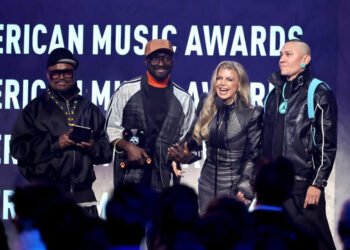 Black Eyed Peas y Fergie desatan furor mundial tras inesperado reencuentro en premios Black Eyed Peas y Fergie desatan furor mundial tras inesperado reencuentro en premios