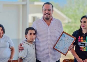 Reconoce primaria Alfonso N Urueta a Jorge Aldana por tener palabra Reconoce primaria Alfonso N Urueta a Jorge Aldana por tener palabra