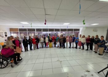 Celebran el Día de las Madres con adultos mayores en el Centro Comunitario Fovissste Chamizal