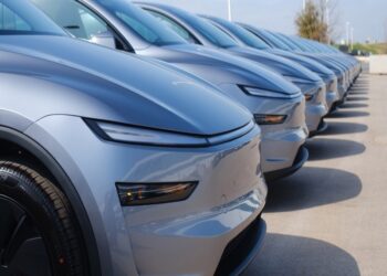 Revolución en movilidad: Tesla y BYD intensifican la batalla por el coche eléctrico