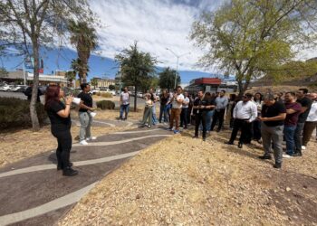 Se une Chihuahua al megasimulacro