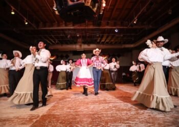 Celebran identidad chihuahuense con el espectáculo de danza “Chihuahua, nuestra herencia” en Juárez Celebran identidad chihuahuense con el espectáculo de danza “Chihuahua, nuestra herencia” en Juárez