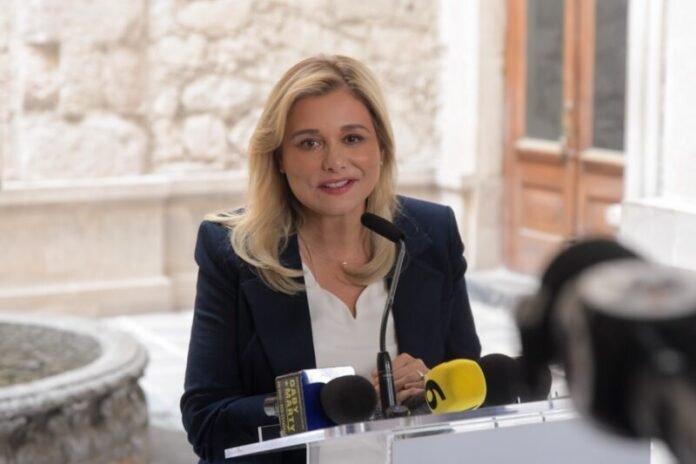Critica Maru Campos a Cruz por abandono de Juárez: “Los baches no son por magia”