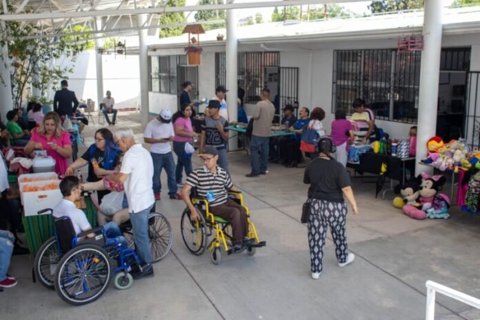 Inauguran bazar en Centro de Capacitación para Personas con Discapacidad