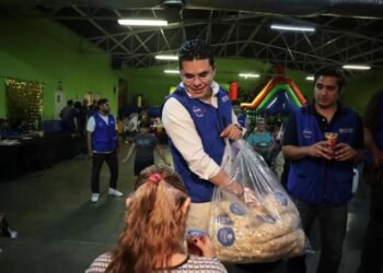 Instala Rafa Loera el comedor NutriChihuahua en la colonia Diego Lucero 